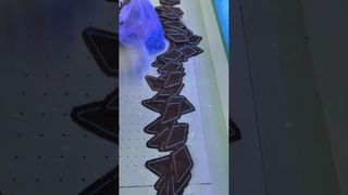 50.000 Stück / Tag! Schuhmarkierungsmaschine, die 6 Arbeiter ersetzt