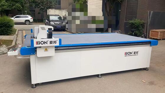 Guter Preis PU-Leder-CNC-Schneider. Anpassungs-Arbeitsbereich. Industrielle 220V-380V Schneidmaschine. Online