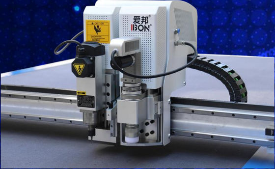 Guter Preis 200 mm/S - 2600 mm/S CNC-Textilschneider Automatische Textilschneider auf individuelle Bedarf angepasst Online