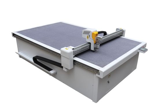Guter Preis Automatische Lederverarbeitungs-Schneidmaschine für direkte Ausrüstung in der Elektrotechnik Online