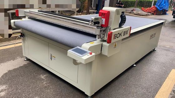 2500 x 1600 mm Gasketschneidemaschine mit schwingendem Messerblatt und Schlag für die Schuhherstellung